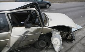 Vilniuje &bdquo;VW Jetta&ldquo; nuvertė stulpą