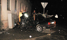 Anyk&scaron;čių rajone automobilis rėžėsi į pastato sieną