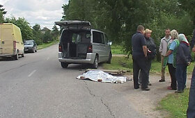 Radvili&scaron;kio rajone po automobilio ratais žuvo senyva moteris 