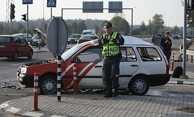 Susidūręs su lengvuoju automobiliu Vilniaus rajone žuvo motociklininkas