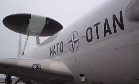 &Scaron;iaulių oro uoste nusileido NATO &bdquo;ausys ir akys&ldquo;