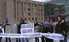 Jaunimas prie Seimo palaikė prezidentės poziciją