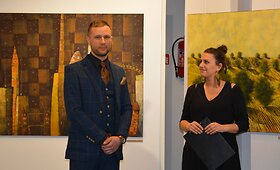 Varėnoje &ndash; menininko Romo Usavičiaus tapybos darbų paroda &bdquo;I&scaron; toli&ldquo;
