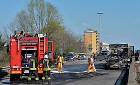 Italijoje užgrobtas ir padegtas mokyklinis autobusas