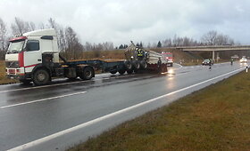 Klaipėdos rajone vilkikas kliudė viaduką vir&scaron; magistralės 