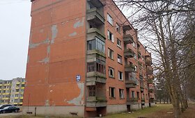Pigiausias būstas Lietuvoje: langai be stiklų, netvarka ir atjungtos komunikacijos