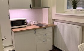 Vilniaus Senamiestyje nuomojamas nedidelis butas: pamatykite jį