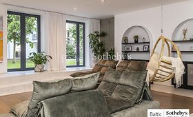 Vilniuje Senamiestyje nuomojamas 8 kambarių butas: teks pakloti įspūdingą sumą