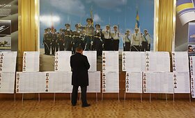 Ukraina balsuoja pirmalaikiuose parlamento rinkimuose
