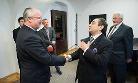 Juozas Olekas susitiko su naujai paskirtu Čilės ambasadoriumi Alfredu Garsija Kastelblanku