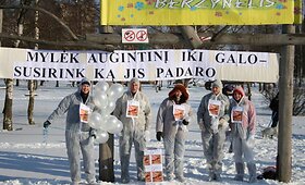 Akcijoje &Scaron;iauliuose raginta rūpintis savo augintiniais