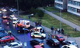 Vilniuje BMW trenkėsi į policijos automobilį