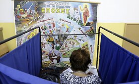 Graikai balsuoja pirmalaikiuose rinkimuose