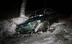 Vilniuje neblaivaus vyro vairuojamas automobilis atsidūrė griovyje