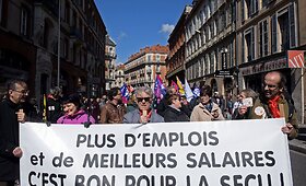 Gegužės 1-ąją prancūzai, atleidžiami dėl darbo reformų, i&scaron;ėjo į gatves