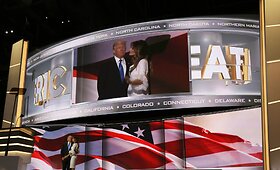 Donaldas Trumpas pirmadienį pristatė savo žmoną Melanią