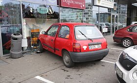 Vilniuje senolis neteko sąmonės ir rėžėsi į prekybos centro vitriną