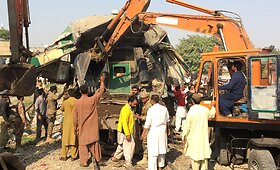 Pakistane susidūrė du keleiviniai traukiniai 