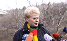 Prezidentė Dalia Grybauskaitė &ndash; akcijoje &bdquo;Darom 2011&ldquo;