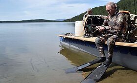 Prezidentinės atostogos: V.Putinas vėl pozuoja pusnuogis ir pramogauja gamtoje