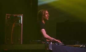 Davidas Guetta &scaron;okdino iki ryto