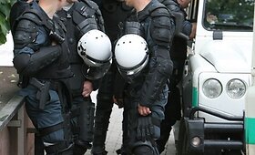Profsąjungų mitingas: &bdquo;Pūkas&ldquo;, eilės ir varpelių skambesys