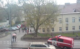 Ugniagesiai skubėjo į Vilniaus Centro polikliniką