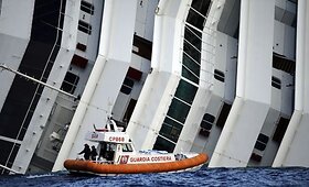 Kvapą gniaužianti &bdquo;Costa Concordia&ldquo; keleivių gelbėjimo operacija