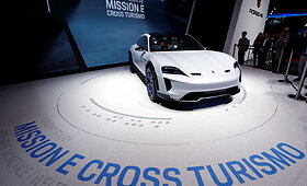 Elektromobilis &bdquo;Porsche Mission E Cross Turismo&ldquo;