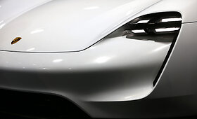 &bdquo;Porsche Mission E&ldquo; koncepcija