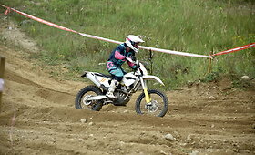 &bdquo;Perkūno&ldquo; trasoje Cross Country varžybose lankėsi Dakaro motociklininkai