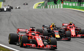 &bdquo;Formulė 1&ldquo;, Brazilijos GP: Lewisas Hamiltonas sunkiai kovojo, bet ne su S.Vetteliu