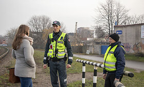 Klaipėdos policijos pareigūnai gaudė per geležinkelį vaik&scaron;tančius pėsčiuosius