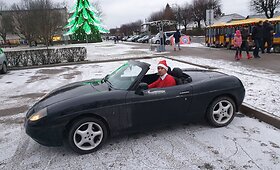 Kalėdinis pasivažinėjimas po &Scaron;irvintas Simo Buinicko kabrioletu &bdquo;Fiat Barchetta&ldquo;