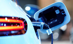 Elektrinis visureigis &bdquo;Mercedes-Benz EQC&ldquo;