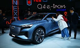 &bdquo;Audi Q4 e-tron&ldquo; ir 55 e-tron Ženevos automobilių parodoje