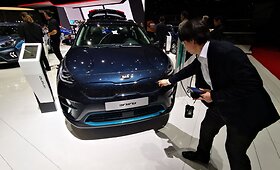 KIA stendas Ženevos automobilių parodoje