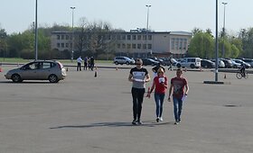 Velykinis automobilių slalomas