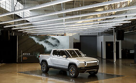 &bdquo;Rivian&ldquo; R1S krosoveris ir R1T pikapas
