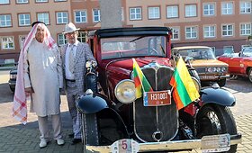 Istorinių automobilių ir motociklų ralio akimirkos