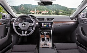 Atnaujintas trečiosios kartos &bdquo;&Scaron;koda Superb&ldquo;