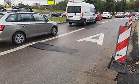 &bdquo;A juosta&ldquo; Vilniuje, Ukmergės gatvėje: savivaldybė planuoja srautus atskirti guminiais kalneliais