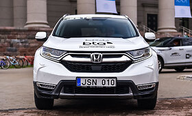 Renkame &bdquo;Tautos automobilį": visureigis &bdquo;Honda CR-V Hybrid&ldquo;