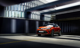 Atnaujintas krosoveris &bdquo;Toyota C-HR&ldquo;