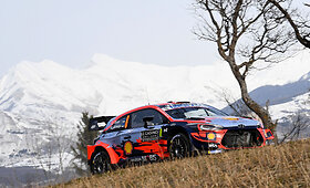 Ottas Tanakas ir Martinas Jarveoja debiutavo &bdquo;Hyundai&ldquo; komandoje Monte Carlo WRC