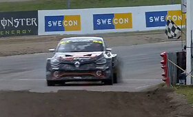 &Scaron;vedijoje užsidegė Roko Baciu&scaron;kos automobilis