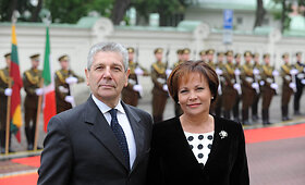 Kra&scaron;to apsaugos ministrė susitiko su su Italijos gynybos ministru