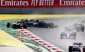 &bdquo;Formulės 1&ldquo; lenktynes Turkijoje per lietų laimėjo L.Hamiltonas