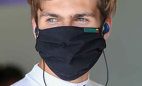 Gustas Grinbergas i&scaron;bandys NASCAR bolidą