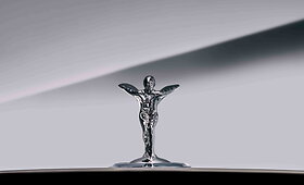 Sukurta naujoji &bdquo;Rolls Royce&ldquo; simboliu ir puo&scaron;mena laikoma figūrėlė &bdquo;Spirit of Ecstasy&ldquo;
